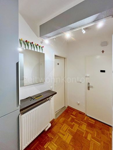 Schick modern, Balkon und WLAN, ruhige Lage, gute Anbindung!