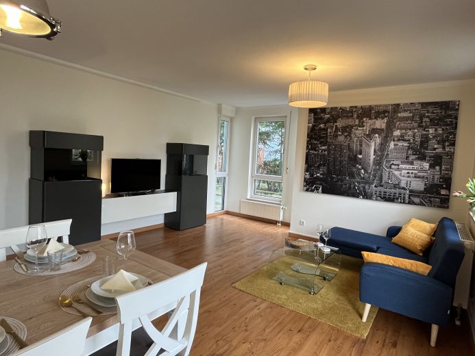 Wohnzimmer von der Terrassentür aus