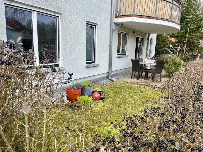 Terrasse und dazugehöriger Garten