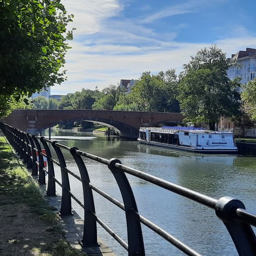 Sch&ouml;nes, gut geschnittenes und ruhiges Apartment direkt an der Spree in Charlottenburg