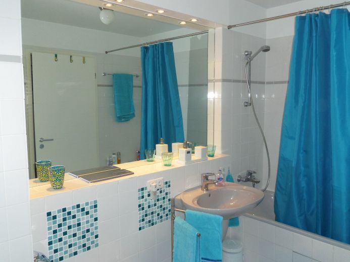 Sch&ouml;nes, gut geschnittenes und ruhiges Apartment direkt an der Spree in Charlottenburg