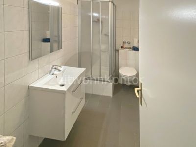 Hell und modern: Apartment mit aktivem WLAN und separater Küche.