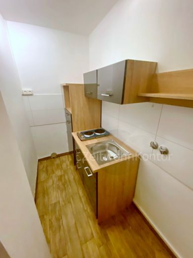 Hell und modern: Apartment mit aktivem WLAN und separater Küche.