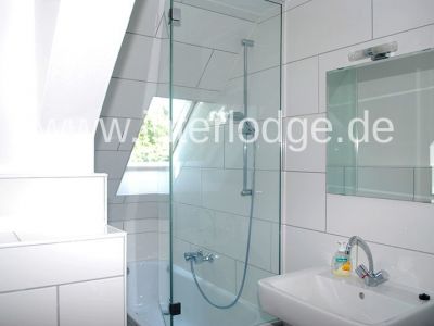 INTERLODGE Bochum: Komplett m&ouml;bliertes, ger&auml;umiges Apartment