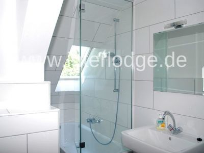 INTERLODGE Bochum: Komplett m&ouml;bliertes, ger&auml;umiges Apartment