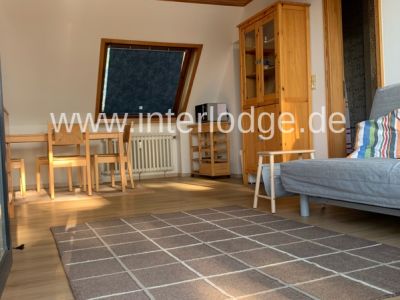 INTERLODGE Köln: Komplett möblierte DG-Wohnung mit großer Dachterrasse