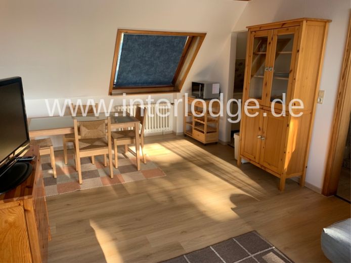 INTERLODGE Köln: Komplett möblierte DG-Wohnung mit großer Dachterrasse