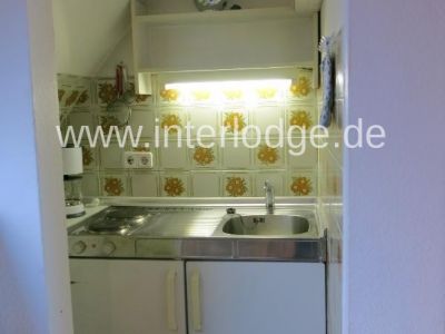 INTERLODGE Köln: Komplett möblierte DG-Wohnung mit großer Dachterrasse