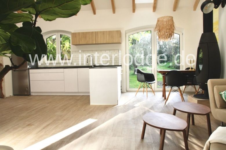 INTERLODGE Hochwertig möbliertes Atelier im Park mit Kamin in Neuss-Holzheim