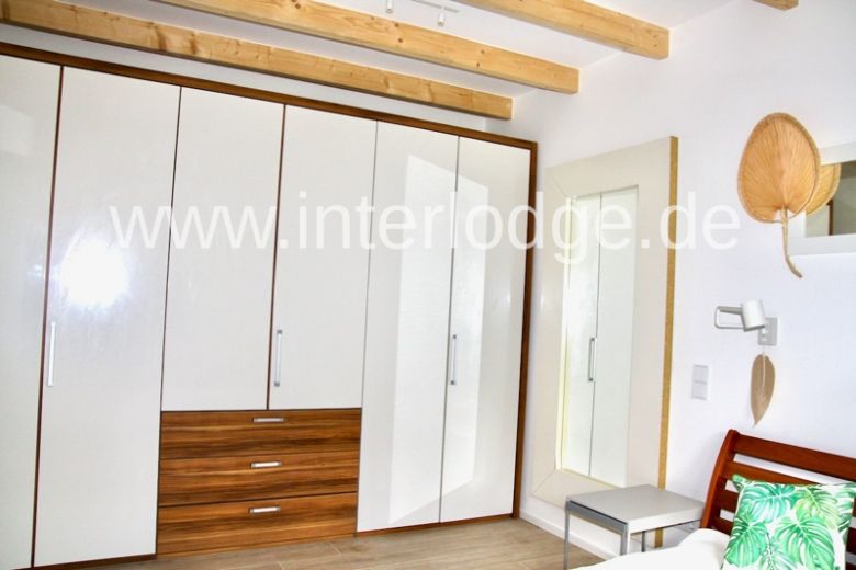 INTERLODGE Hochwertig möbliertes Atelier im Park mit Kamin in Neuss-Holzheim