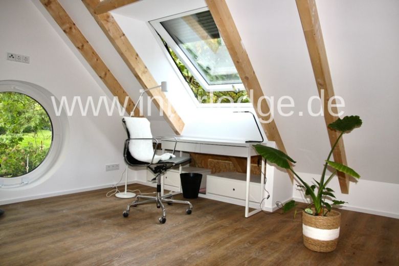 INTERLODGE Hochwertig m&ouml;bliertes Atelier im Park mit Kamin in Neuss-Holzheim