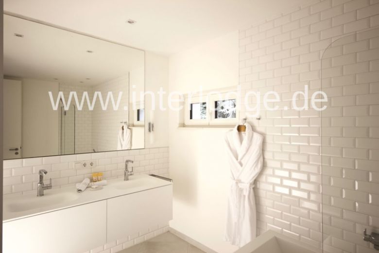 INTERLODGE Hochwertig m&ouml;bliertes Atelier im Park mit Kamin in Neuss-Holzheim