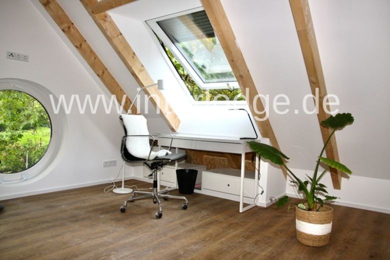INTERLODGE Hochwertig m&ouml;bliertes Atelier im Park mit Kamin in Neuss-Holzheim