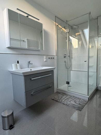 E.-R&uuml;ttenscheid:  m&ouml;blierte Business-Wohnung - 75 qm - modernisiert -  von Privat
