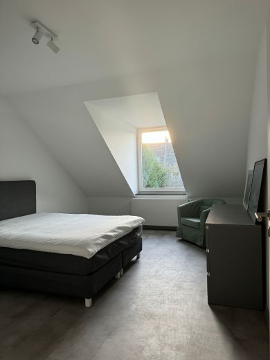 E.-R&uuml;ttenscheid:  m&ouml;blierte Business-Wohnung - 75 qm - modernisiert -  von Privat