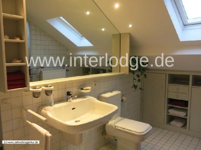 INTERLODGE Leverkusen: Komplett ausgestattete und vollständig möblierte, helle Wohnung.