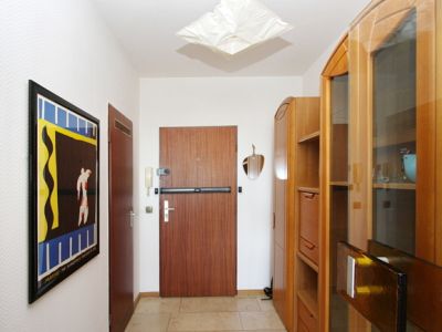 Möblierte 3-Zimmer-Wohnung mit Balkon und tollem, modernen Bad, Stellplatz  mögl., WLAN aktiv, ruhig und zentral