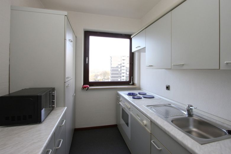 Möblierte 3-Zimmer-Wohnung mit Balkon und tollem, modernen Bad, Stellplatz  mögl., WLAN aktiv, ruhig und zentral