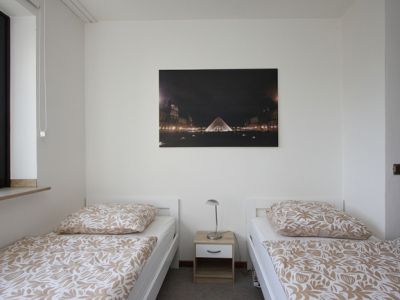 Möblierte 3-Zimmer-Wohnung mit Balkon und tollem, modernen Bad, Stellplatz  mögl., WLAN aktiv, ruhig und zentral