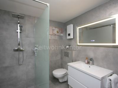 Möblierte 3-Zimmer-Wohnung mit Balkon und tollem, modernen Bad, Stellplatz  mögl., WLAN aktiv, ruhig und zentral