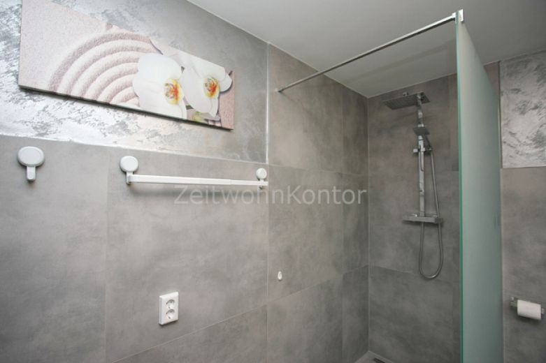 Möblierte 3-Zimmer-Wohnung mit Balkon und tollem, modernen Bad, Stellplatz  mögl., WLAN aktiv, ruhig und zentral