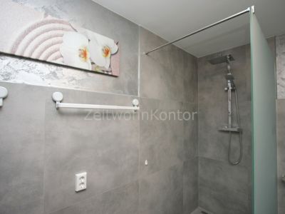 Möblierte 3-Zimmer-Wohnung mit Balkon und tollem, modernen Bad, Stellplatz  mögl., WLAN aktiv, ruhig und zentral