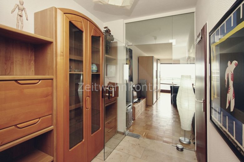 Möblierte 3-Zimmer-Wohnung mit Balkon und tollem, modernen Bad, Stellplatz  mögl., WLAN aktiv, ruhig und zentral