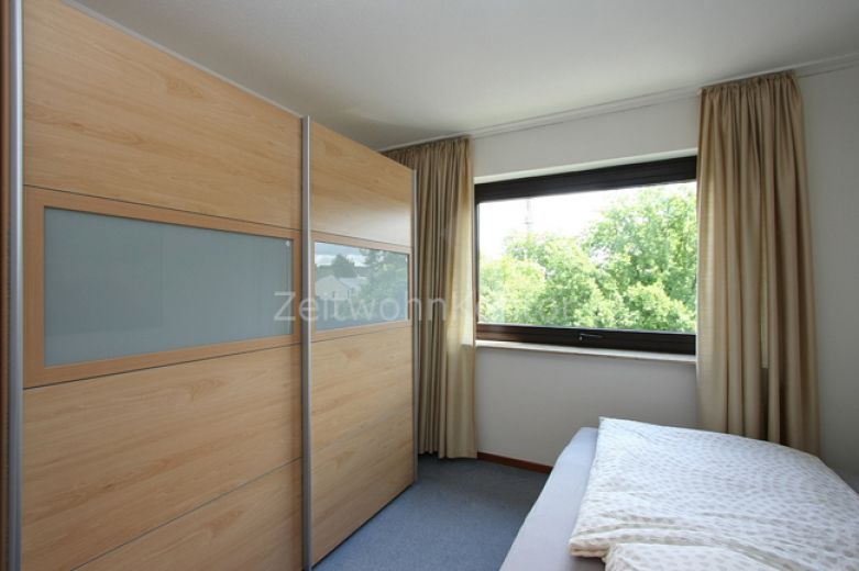 Möblierte 3-Zimmer-Wohnung mit Balkon und tollem, modernen Bad, Stellplatz  mögl., WLAN aktiv, ruhig und zentral