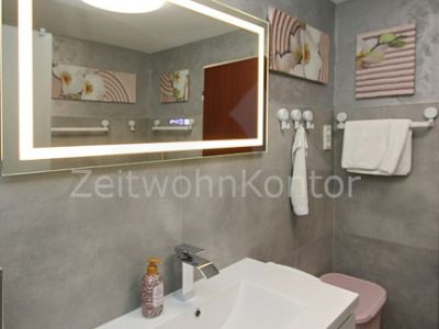 Möblierte 3-Zimmer-Wohnung mit Balkon und tollem, modernen Bad, Stellplatz  mögl., WLAN aktiv, ruhig und zentral