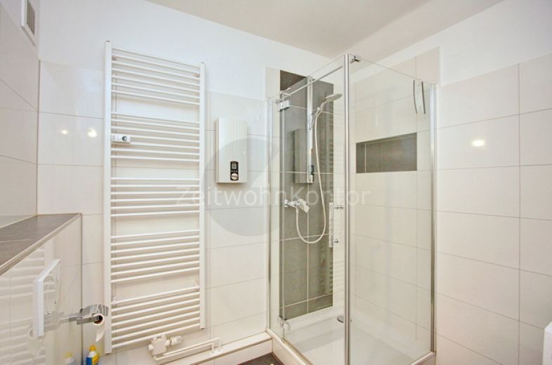 Schickes Studio-Apartment in ruhiger Grünlage mit sehr guter Anbindung, Wlan aktiv, zwei Balkone