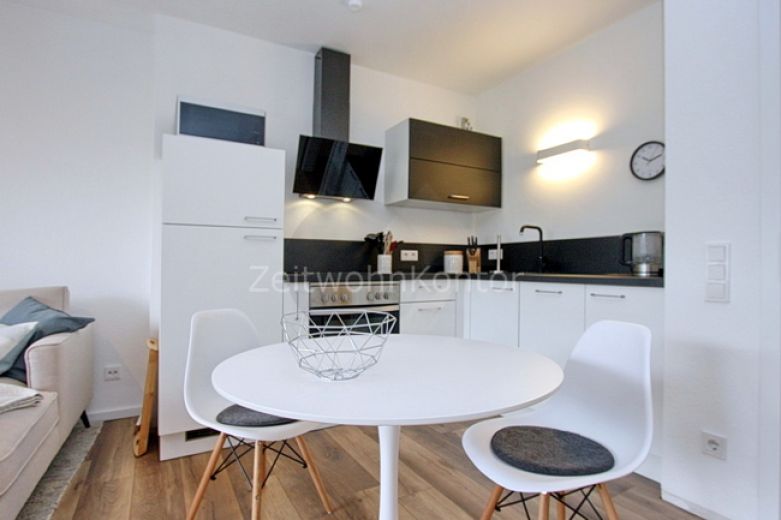 Schickes Studio-Apartment in ruhiger Grünlage mit sehr guter Anbindung, Wlan aktiv, zwei Balkone