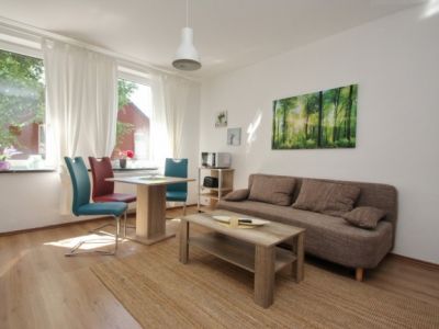 Modern und schick, ruhige Lage, 2 min zur S-Bahn!  Bright, modern, 2 min to the S-Bahn!