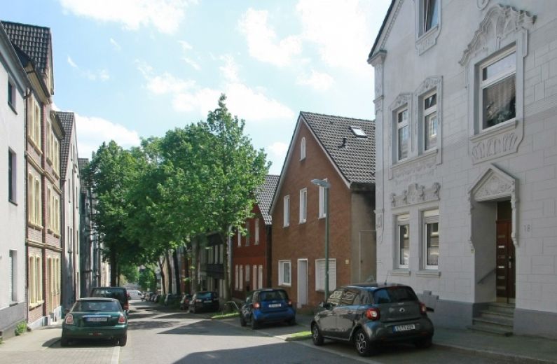 Modern und schick, ruhige Lage, 2 min zur S-Bahn!  Bright, modern, 2 min to the S-Bahn!