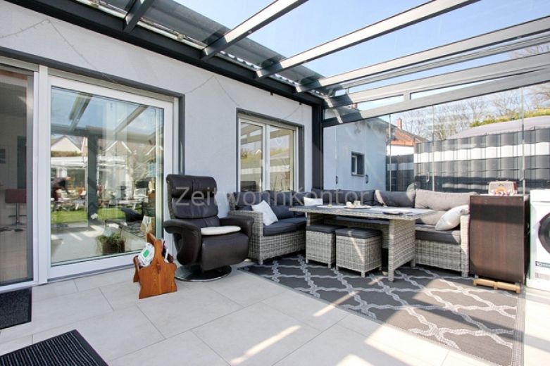 Große verglaste Terrasse, Kaminofen,  Garten, hochwertig u. schick möbl., ruhig und grün, gut angebunden.
