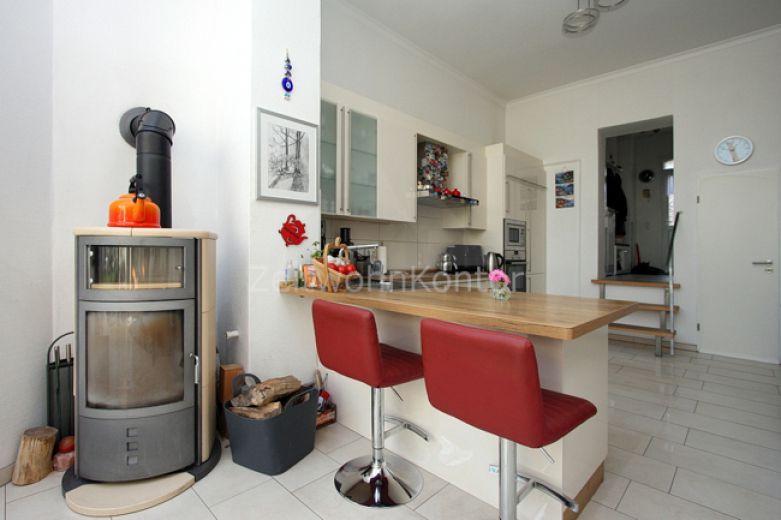 Gro&szlig;e verglaste Terrasse, Kaminofen,  Garten, hochwertig u. schick m&ouml;bl., ruhig und gr&uuml;n, gut angebunden.