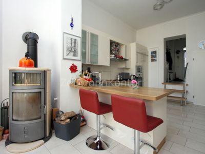 Gro&szlig;e verglaste Terrasse, Kaminofen,  Garten, hochwertig u. schick m&ouml;bl., ruhig und gr&uuml;n, gut angebunden.