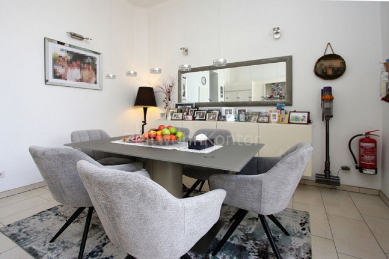 Gro&szlig;e verglaste Terrasse, Kaminofen,  Garten, hochwertig u. schick m&ouml;bl., ruhig und gr&uuml;n, gut angebunden.