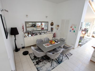 Gro&szlig;e verglaste Terrasse, Kaminofen,  Garten, hochwertig u. schick m&ouml;bl., ruhig und gr&uuml;n, gut angebunden.