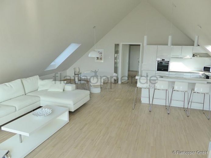 Exklusive, lichtdurchflutete 3,5-Zimmer-Dachgeschoss-Wohnung mit Dachterrasse Stuttgart-Plieningen
