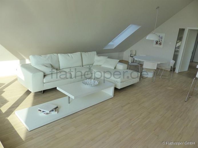 Exklusive, lichtdurchflutete 3,5-Zimmer-Dachgeschoss-Wohnung mit Dachterrasse Stuttgart-Plieningen