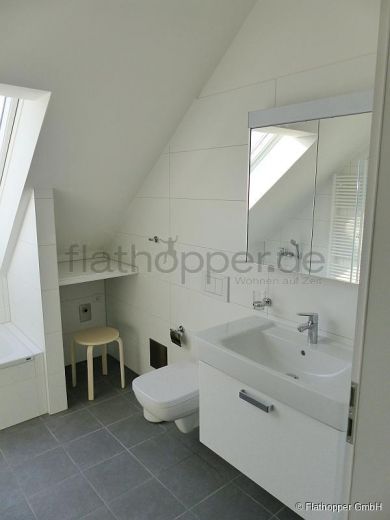 Exklusive, lichtdurchflutete 3,5-Zimmer-Dachgeschoss-Wohnung mit Dachterrasse Stuttgart-Plieningen