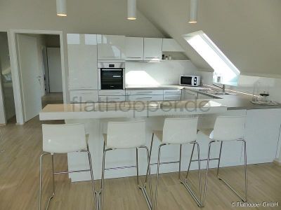 Exklusive, lichtdurchflutete 3,5-Zimmer-Dachgeschoss-Wohnung mit Dachterrasse Stuttgart-Plieningen