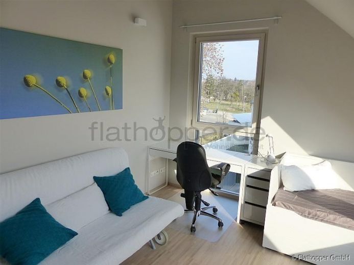 Exklusive, lichtdurchflutete 3,5-Zimmer-Dachgeschoss-Wohnung mit Dachterrasse Stuttgart-Plieningen