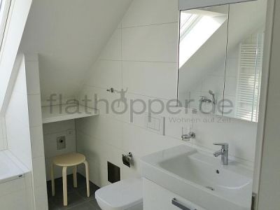 Exklusive, lichtdurchflutete 3,5-Zimmer-Dachgeschoss-Wohnung mit Dachterrasse Stuttgart-Plieningen