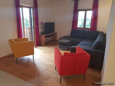 Möblierte 3-Zimmer-Wohnung mit Balkon in Rosenheim/Happing