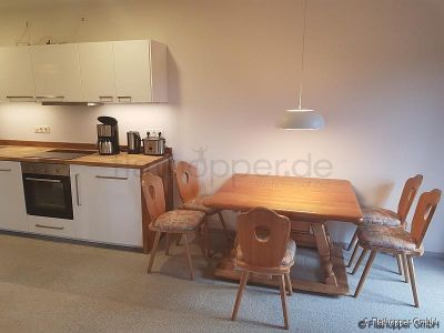 M&ouml;blierte 3-Zimmer-Wohnung mit Balkon in Rosenheim/Happing