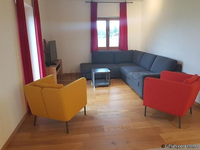 M&ouml;blierte 3-Zimmer-Wohnung mit Balkon in Rosenheim/Happing