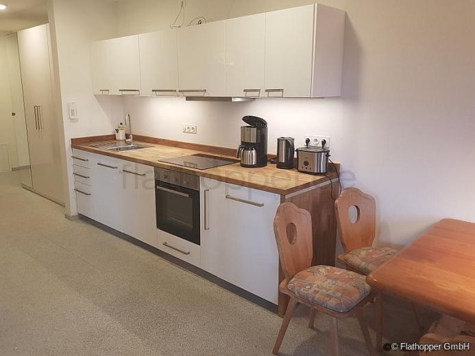 M&ouml;blierte 3-Zimmer-Wohnung mit Balkon in Rosenheim/Happing