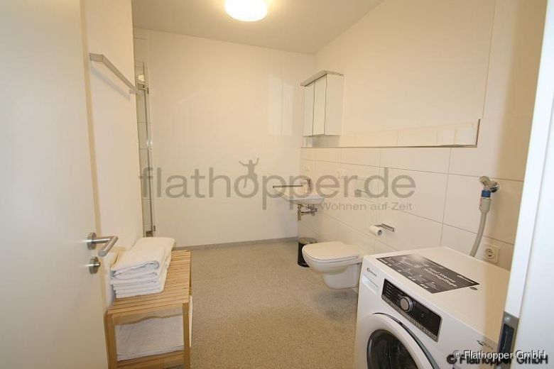 M&ouml;blierte 3-Zimmer-Wohnung mit Balkon in Rosenheim/Happing