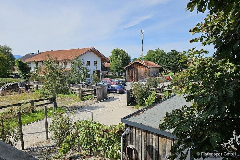 M&ouml;blierte 3-Zimmer-Wohnung mit Balkon in Rosenheim/Happing